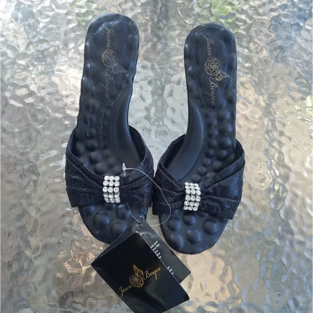 NWT Joan Boyce Pillow Walk Sandals